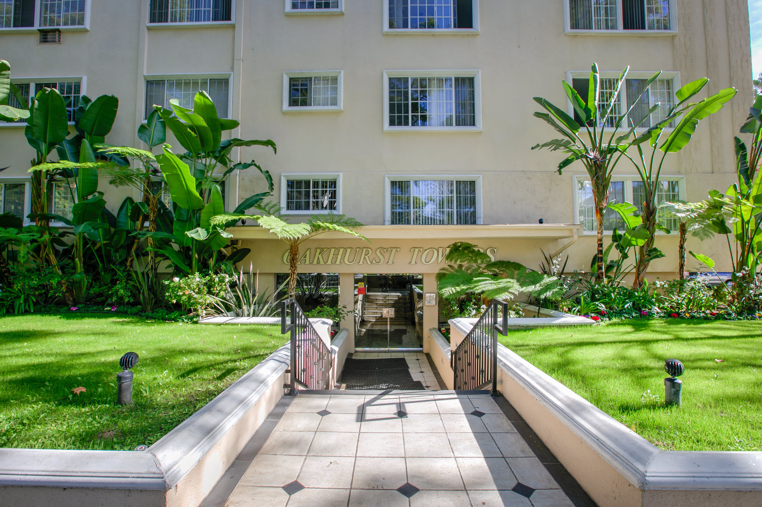 Apartment Building in Beverly Hills